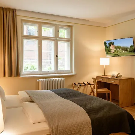 Klosterhotel 호텔 레닌