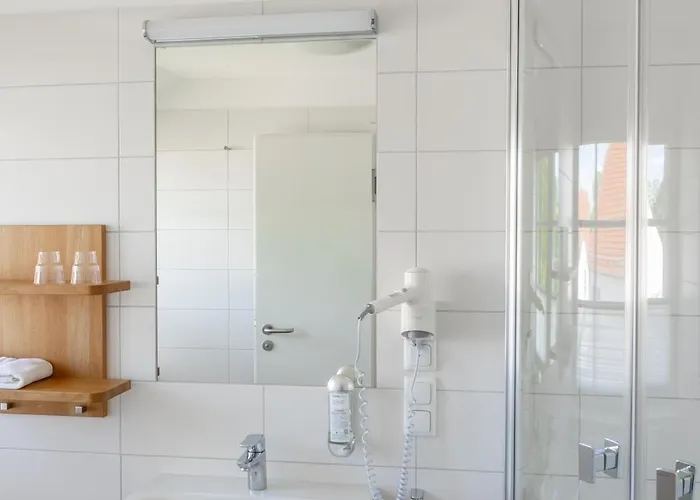 Klosterhotel فندق ليهنين