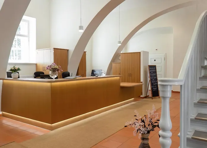 Klosterhotel ليهنين