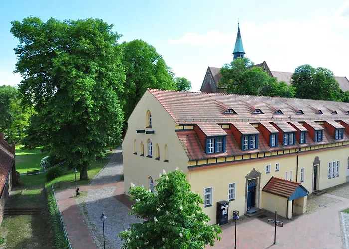 Klosterhotel ليهنين